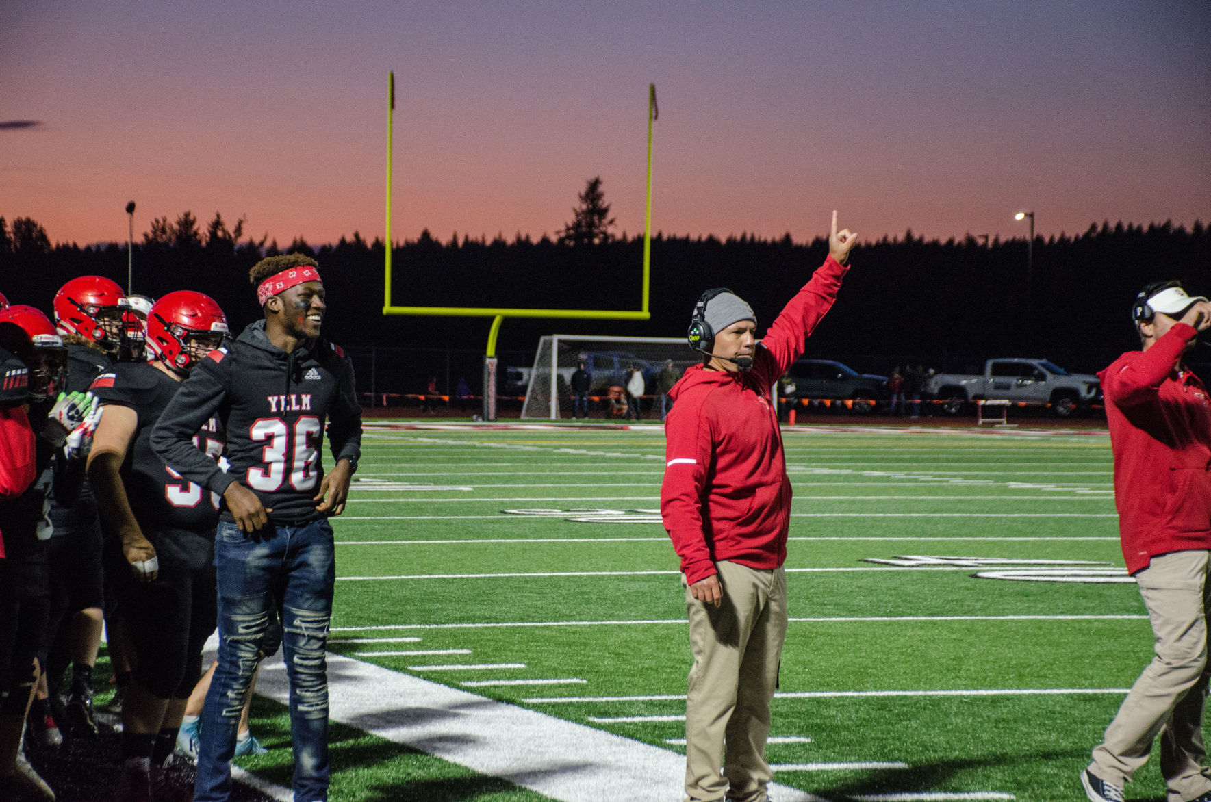 191003.sports.yelmfootball.er3.jpg